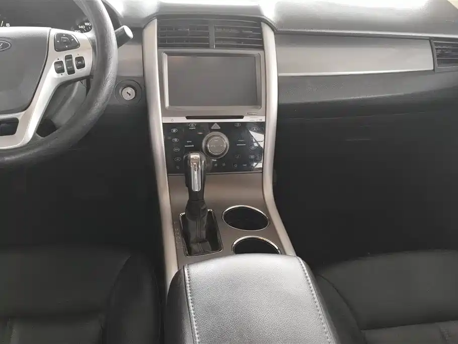 Ford Edge 2015 — фото 13
