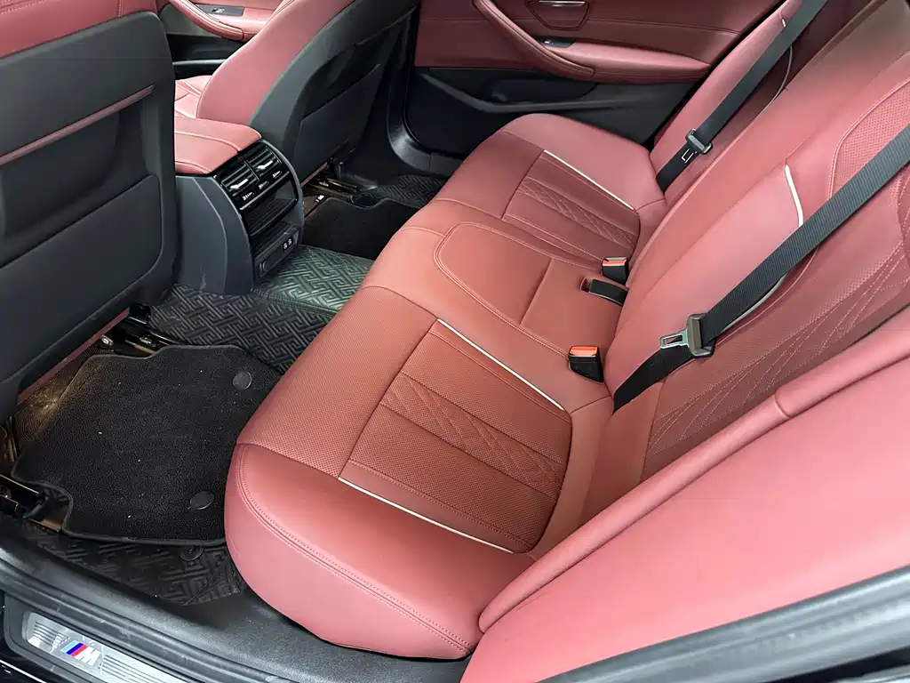 BMW 5 Series 2024 — фото 10