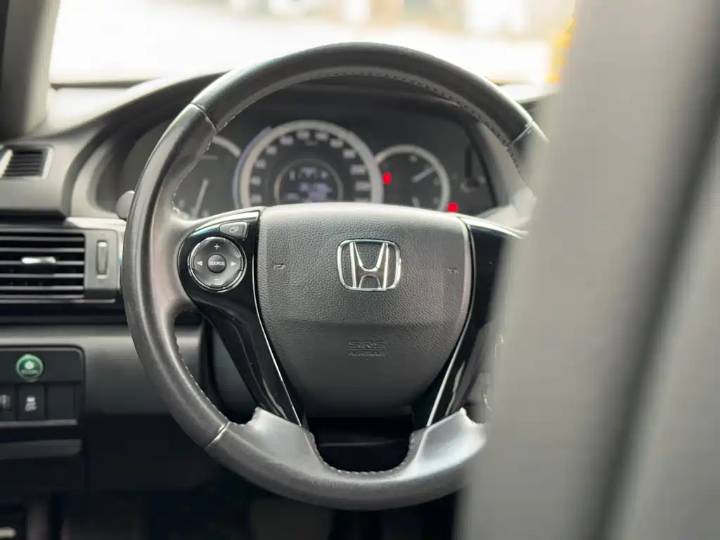 Honda Accord 2017 — фото 11