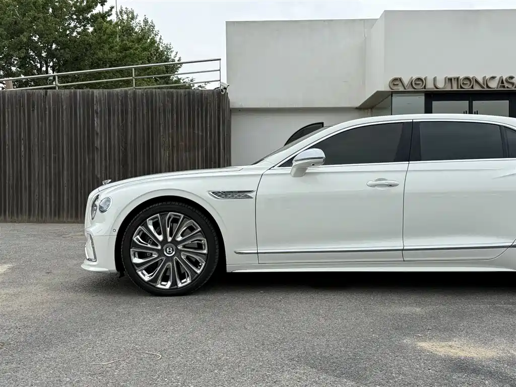 Bentley Flying Spur PHEV 2025 — фото 5