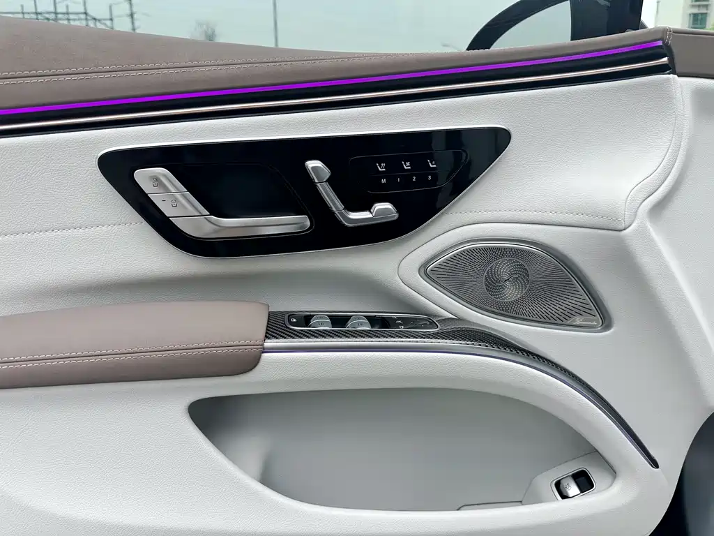 Mercedes-Benz EQS AMG 2023 — фото 21