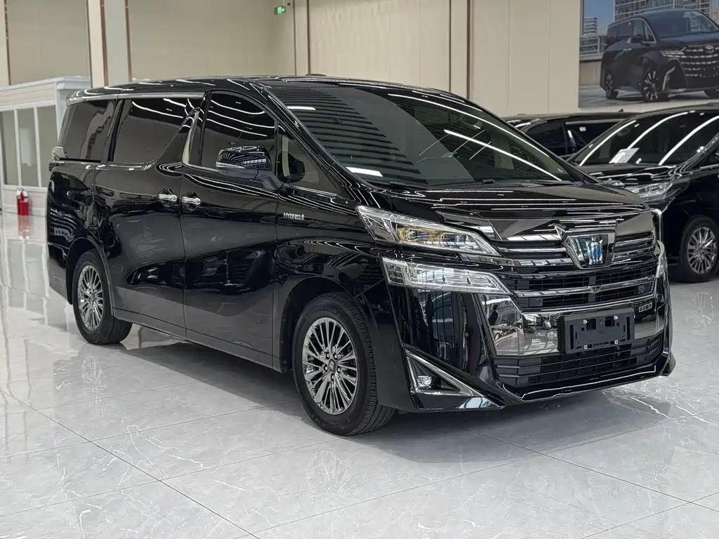 Toyota Vellfire 2023 — фото 3