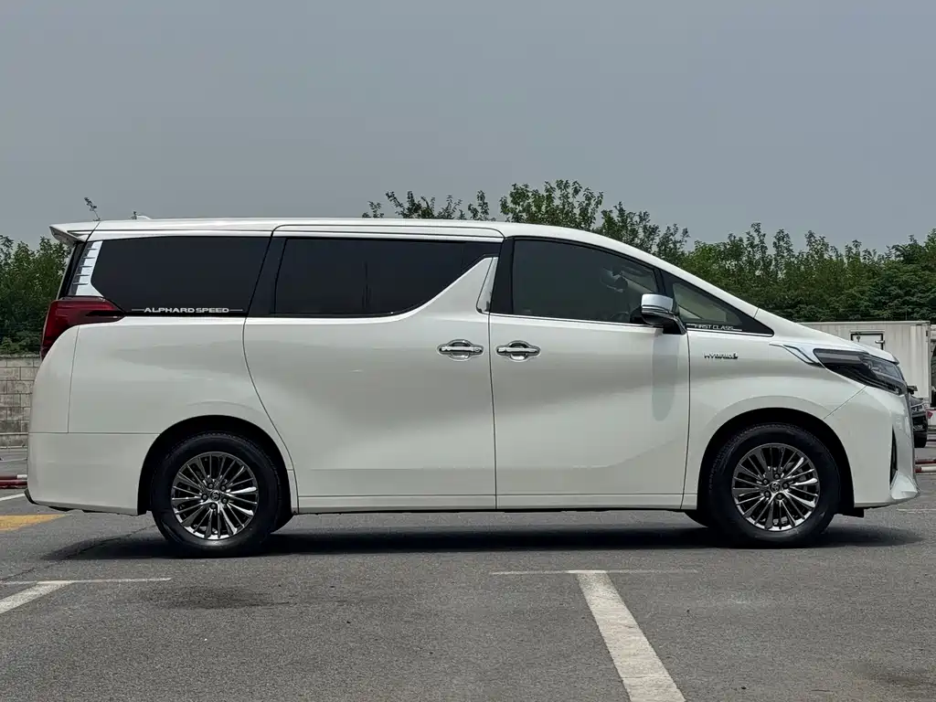 Toyota Alphard 2021