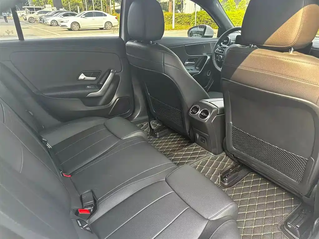 Mercedes-Benz A-Class 2021 — фото 16