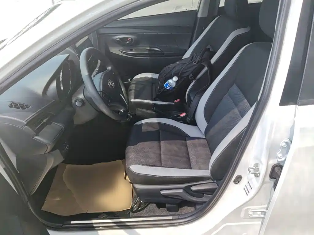 Toyota Yaris L 2022 — фото 15