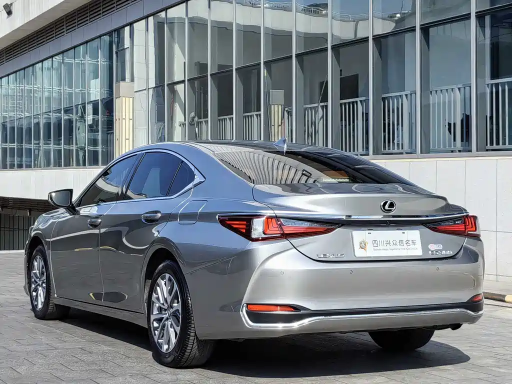 Lexus ES 2021 — фото 7