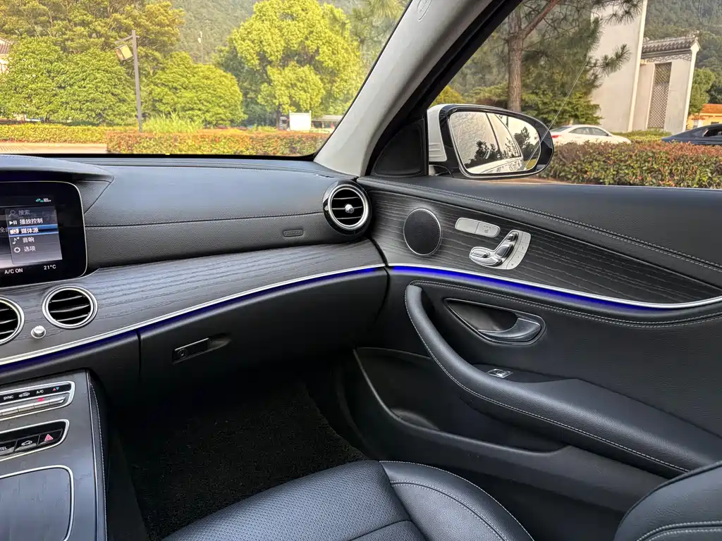 Mercedes-Benz E-Class 2020 — фото 16