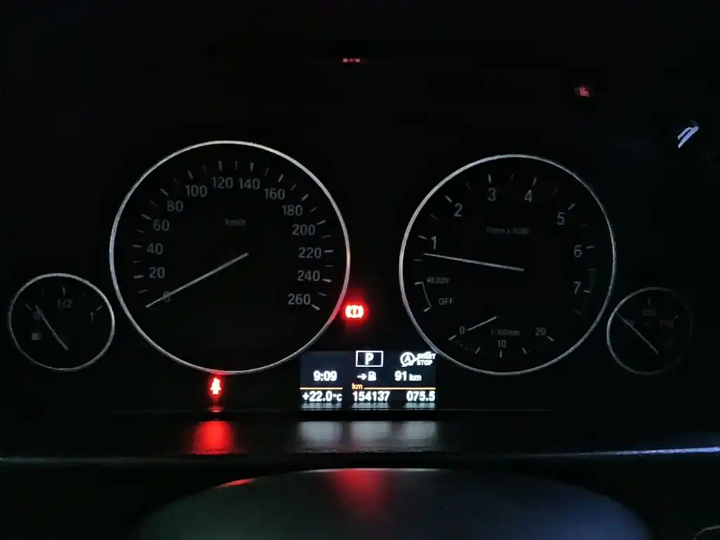 BMW 3 Series 2016 — фото 12