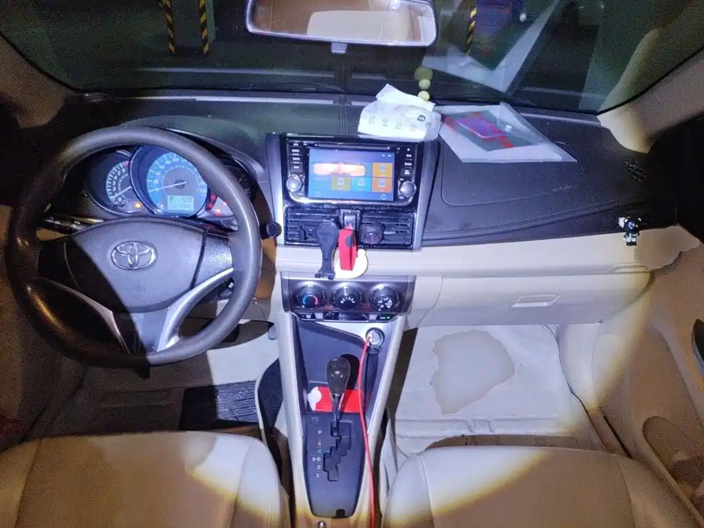 Toyota Yaris L 2016 — фото 13