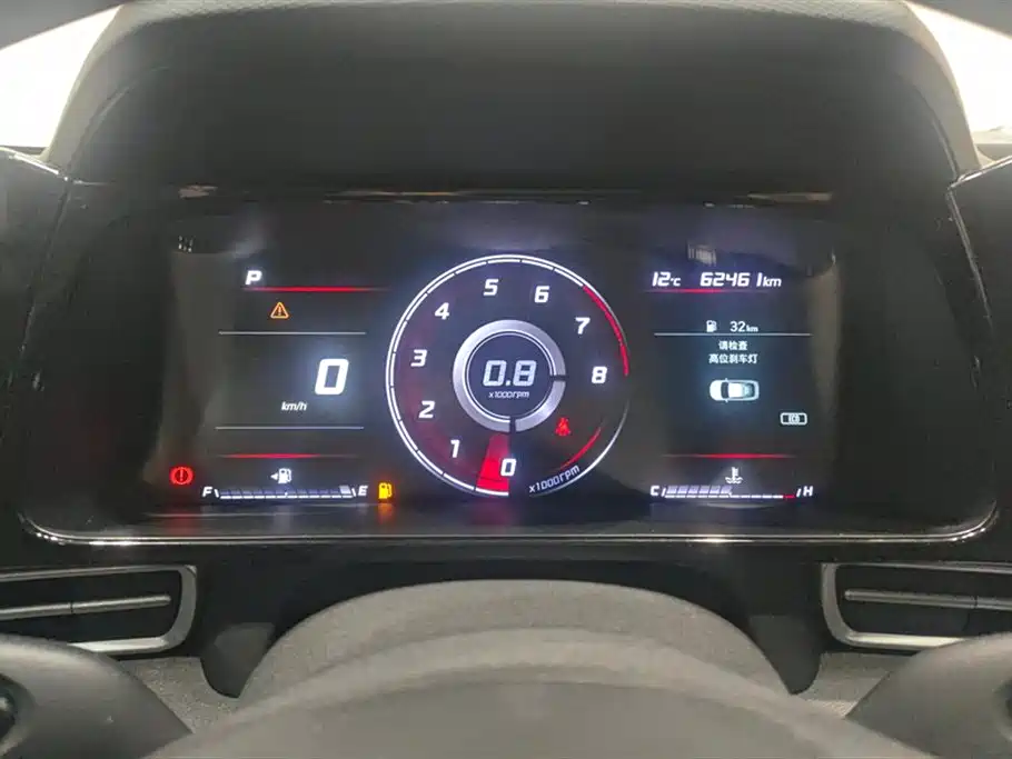 Hyundai Elantra 2023 — фото 14