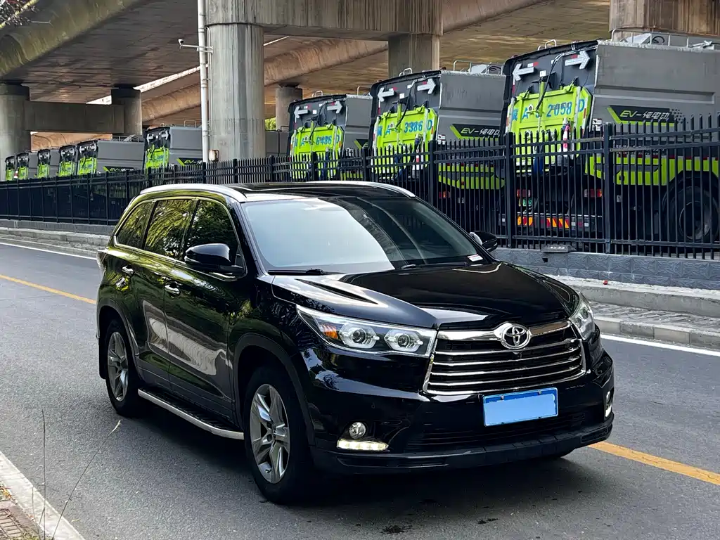 Toyota Highlander 2017 — фото 2
