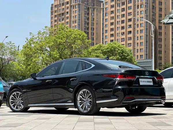 Lexus LS 2018
