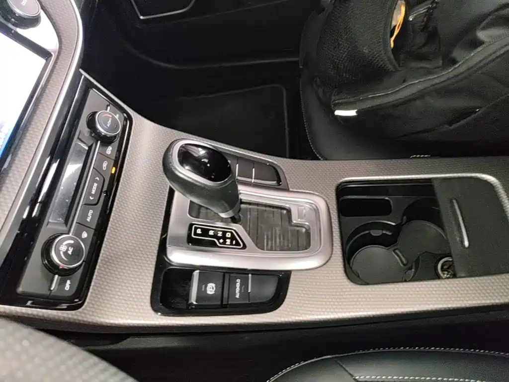 Geely Emgrand GS 2018 — фото 14