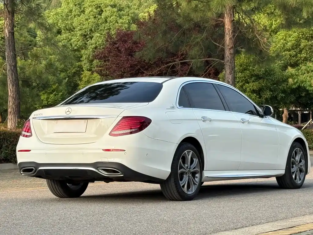 Mercedes-Benz E-Class 2020 — фото 31