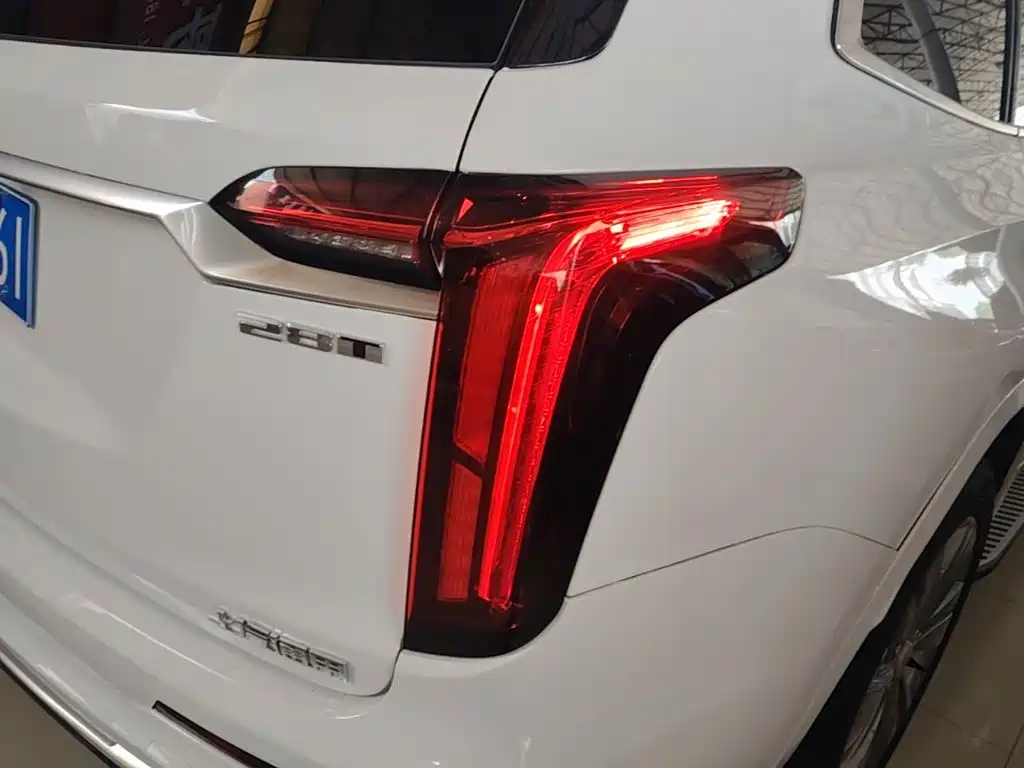 Cadillac XT6 2020 — фото 8