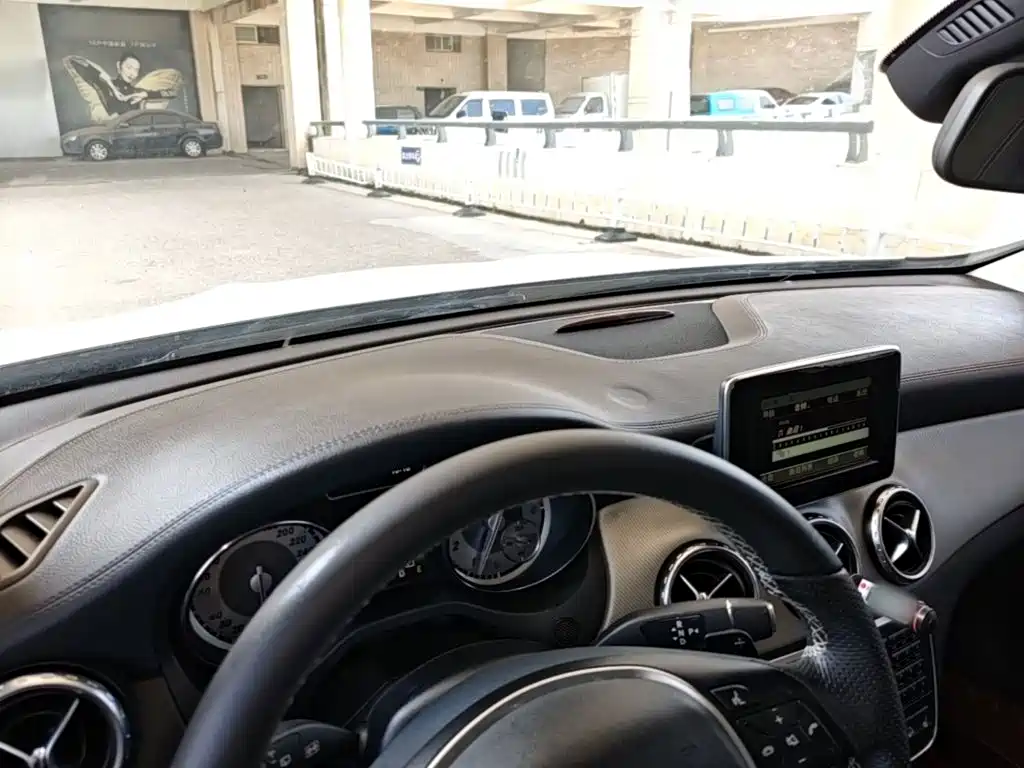 Mercedes-Benz GLA 2015 — фото 10