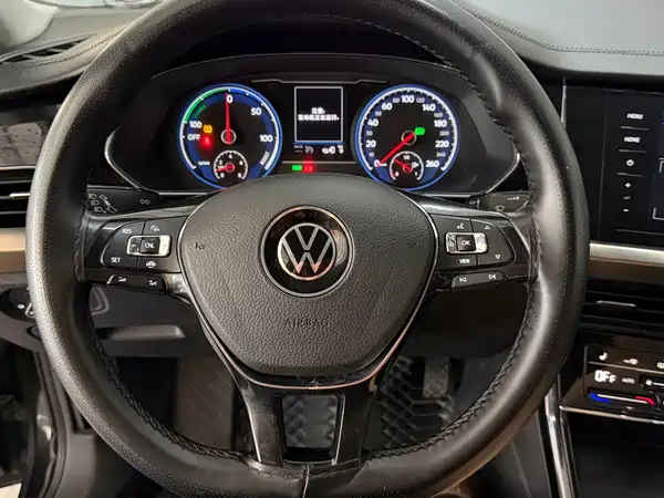Volkswagen Passat Plug-In Hybrid 2020