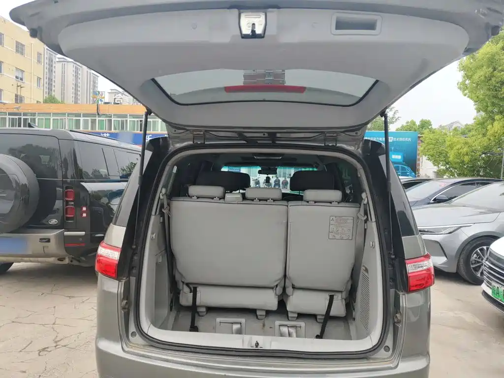 Luxgen Big 7 MPV 2019 — фото 15