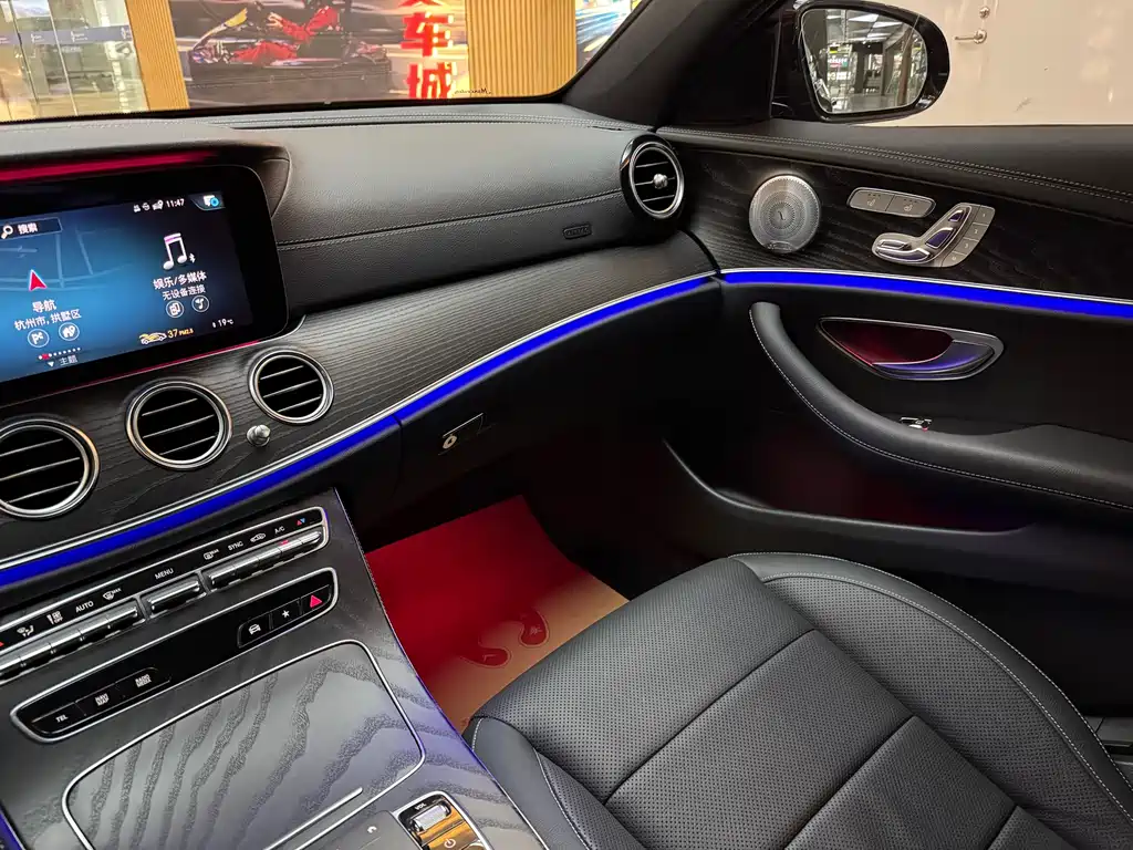Mercedes-Benz E-Class 2021 — фото 18