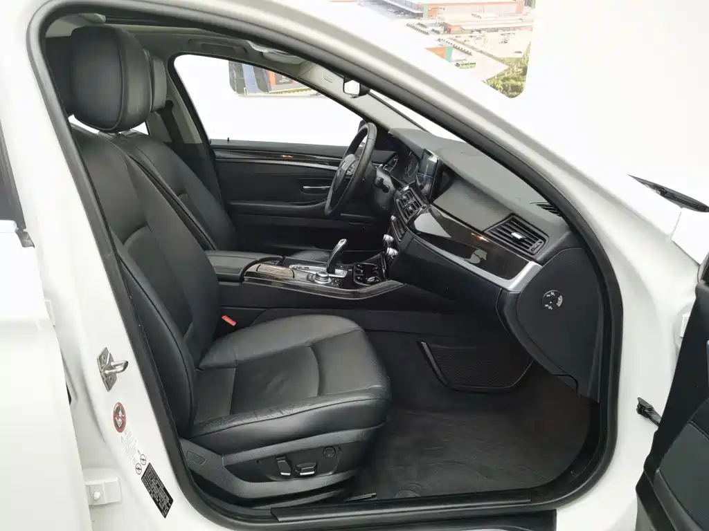 BMW 5 Series 2013 — фото 23