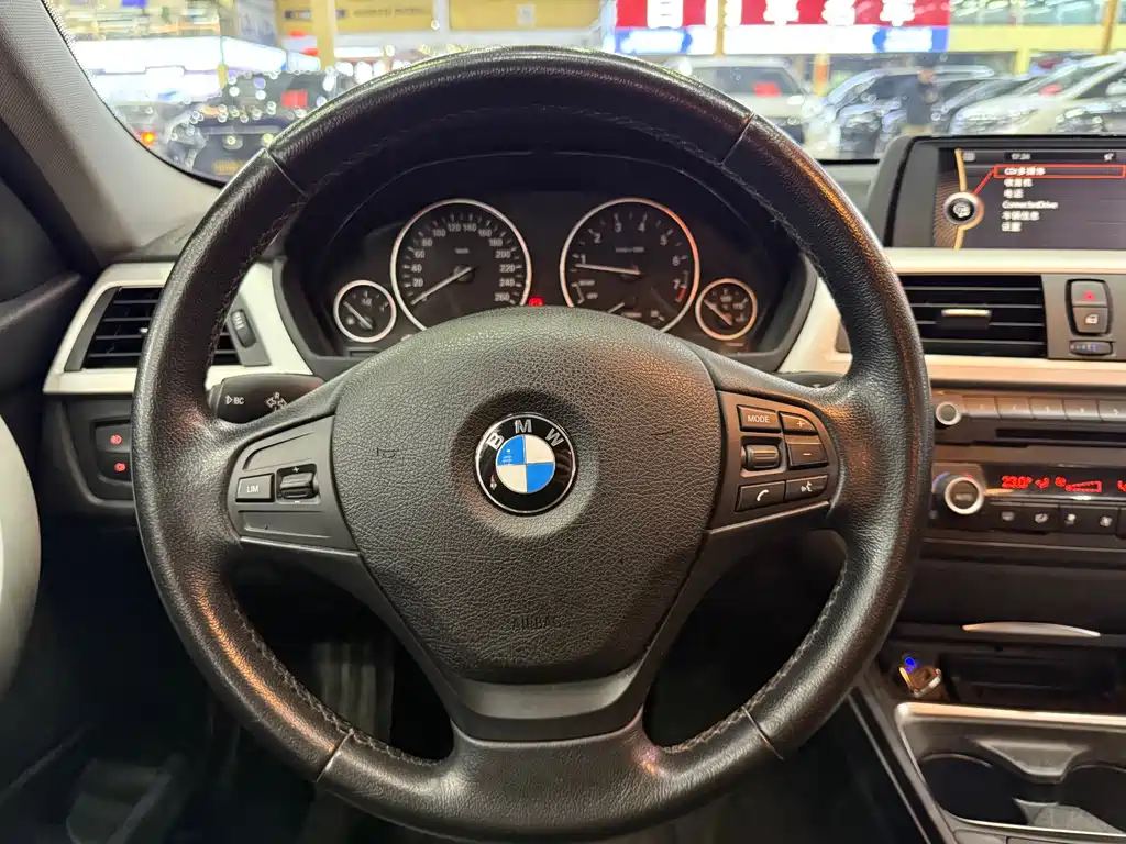 BMW 3 Series 2013 — фото 20