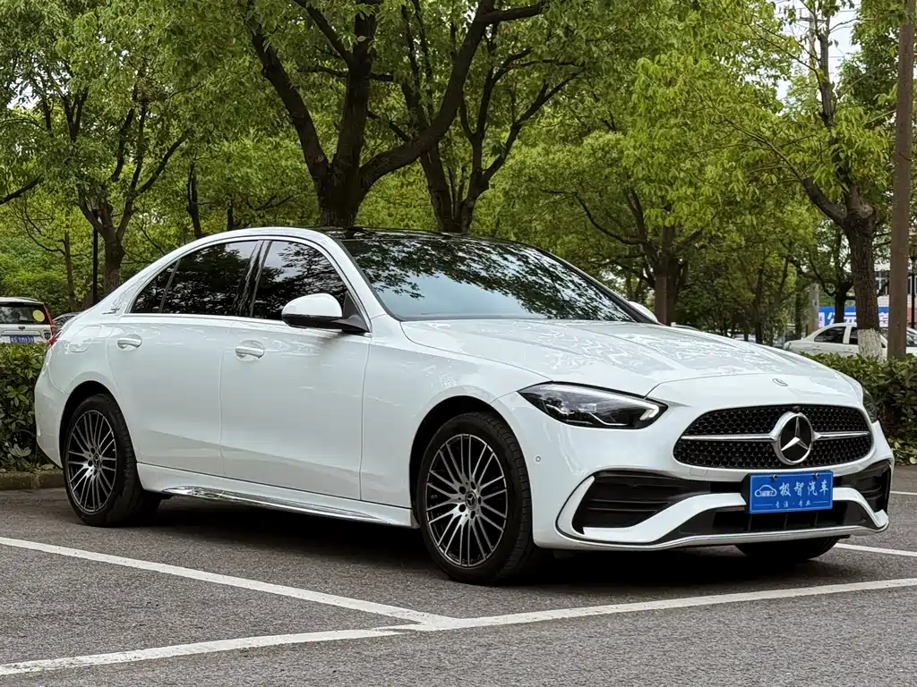 Mercedes-Benz C-Class 2025 — фото 3
