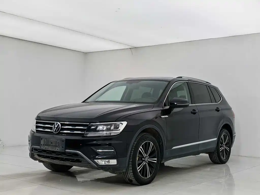 Volkswagen Tiguan L 2021 — фото 1