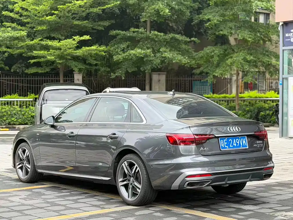Audi A4L 2021