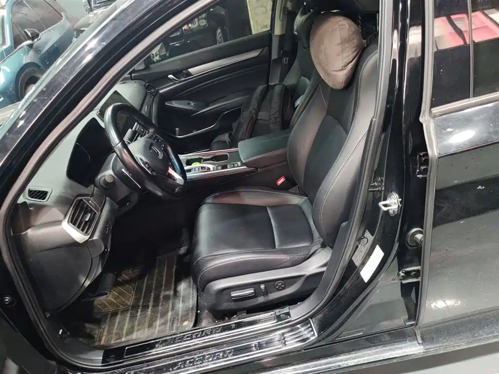 Honda Accord 2022 — фото 11