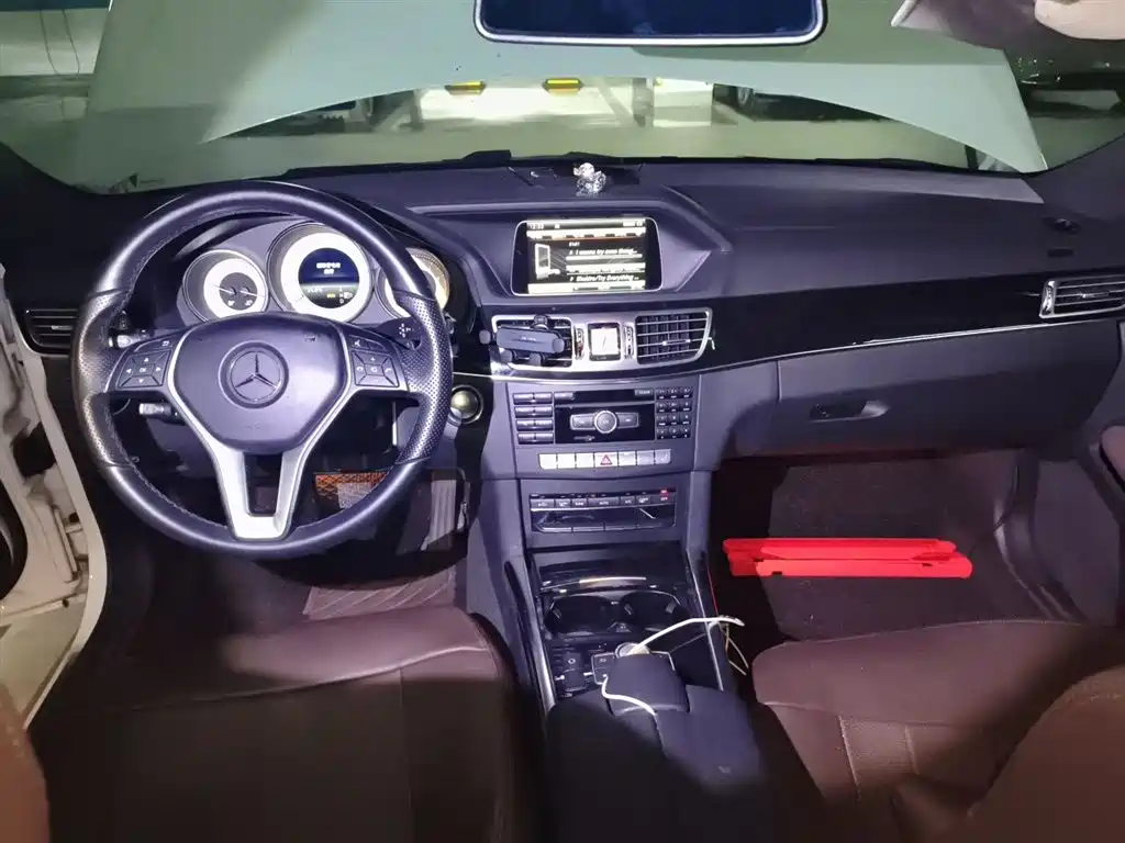 Mercedes-Benz E-Class 2015 — фото 13