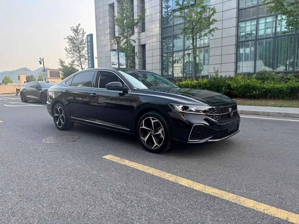 Volkswagen Passat 2025