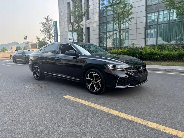 Volkswagen Passat 2025