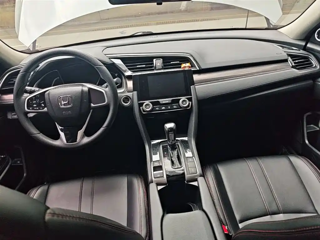 Honda Civic 2020 — фото 10