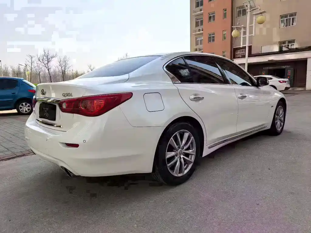 Infiniti Q50L 2017