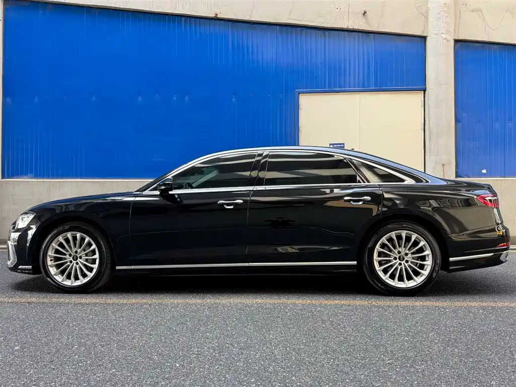 Audi A8 2025 — фото 3