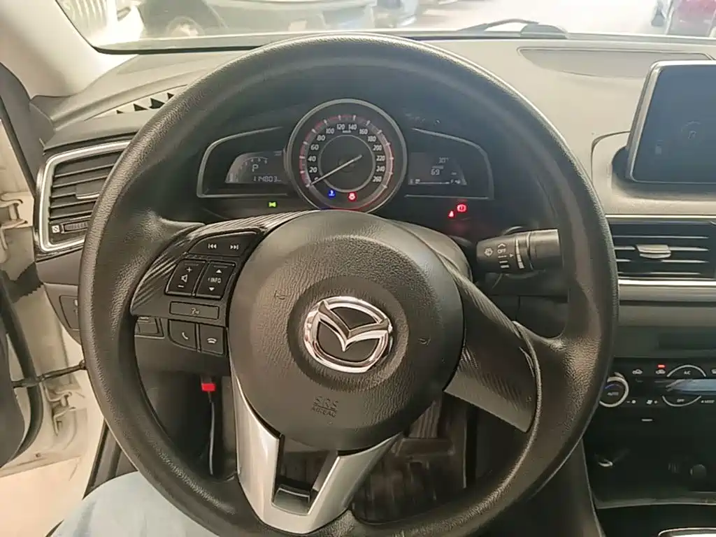 Mazda 3 Axela 2015 — фото 11