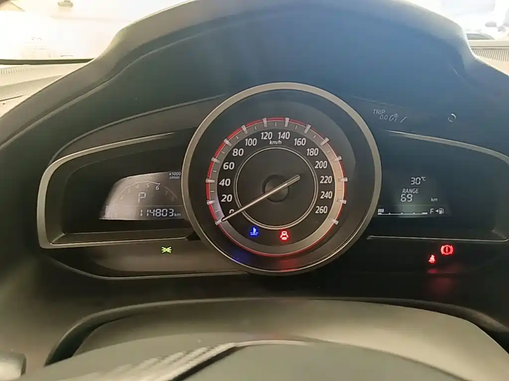 Mazda 3 Axela 2015 — фото 12
