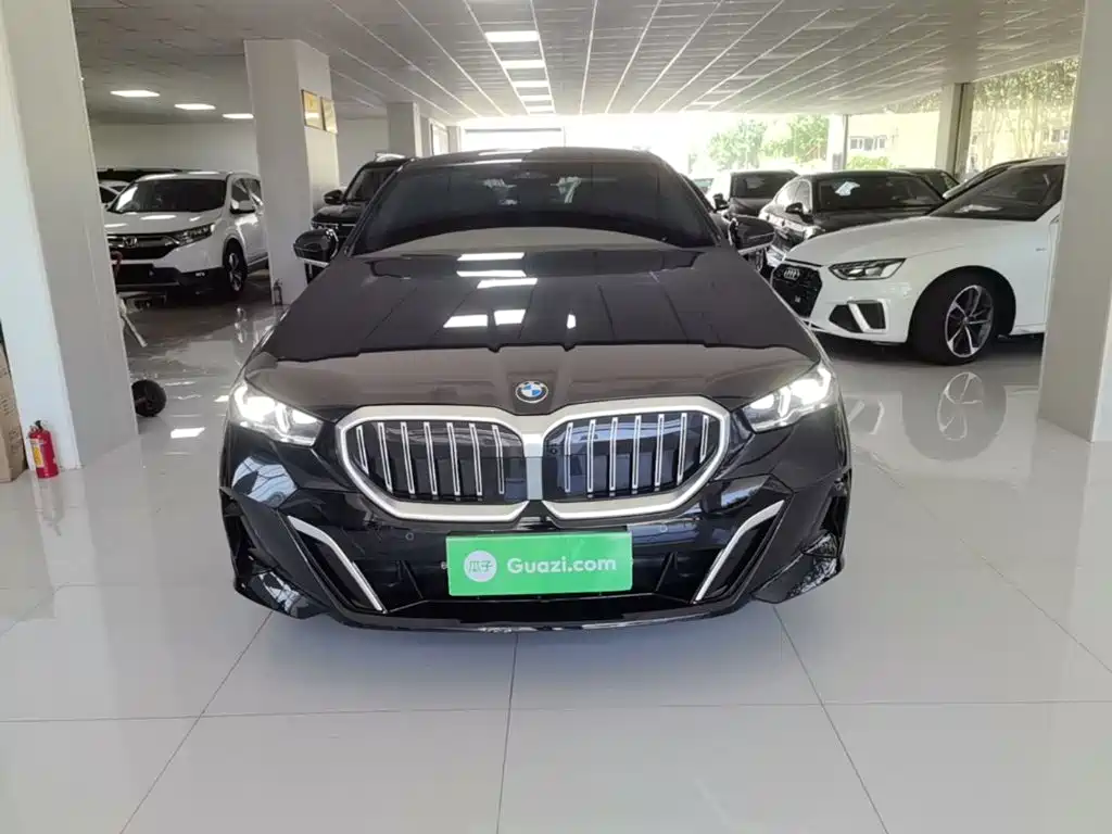 BMW 5 Series 2025