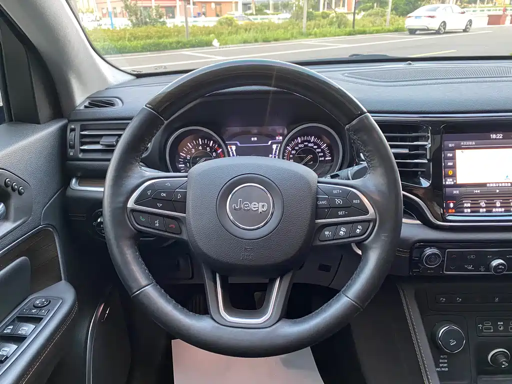 Jeep Grand Commander 2020 — фото 13