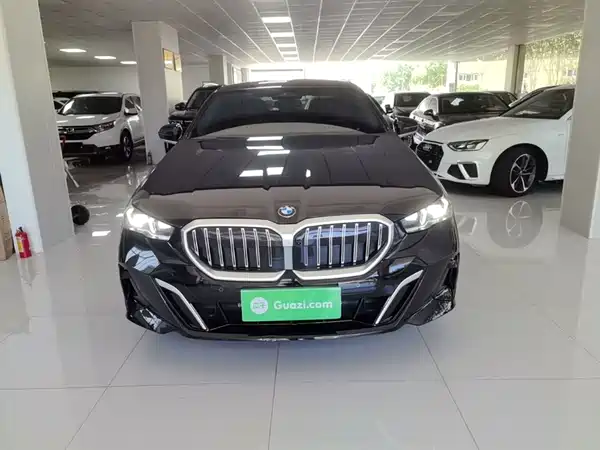 BMW 5 Series 2025