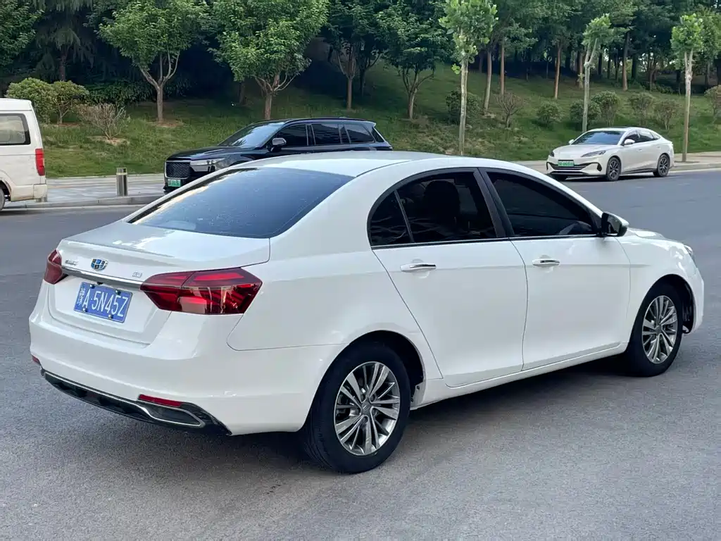 Geely Emgrand 2019 — фото 7
