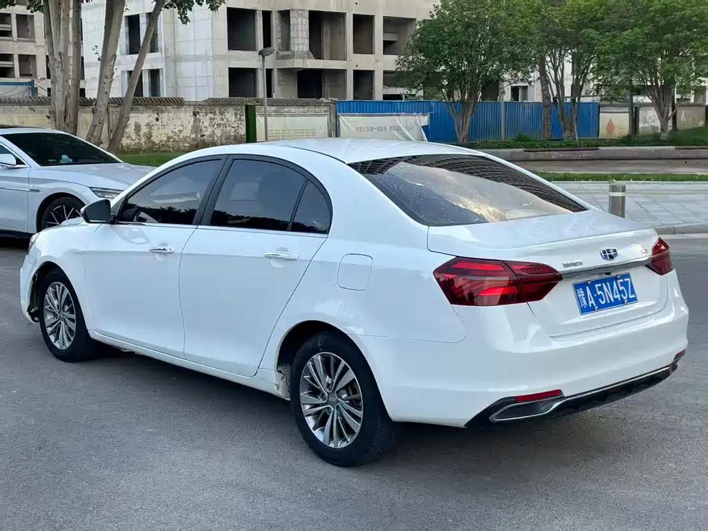 Geely Emgrand 2019 — фото 9