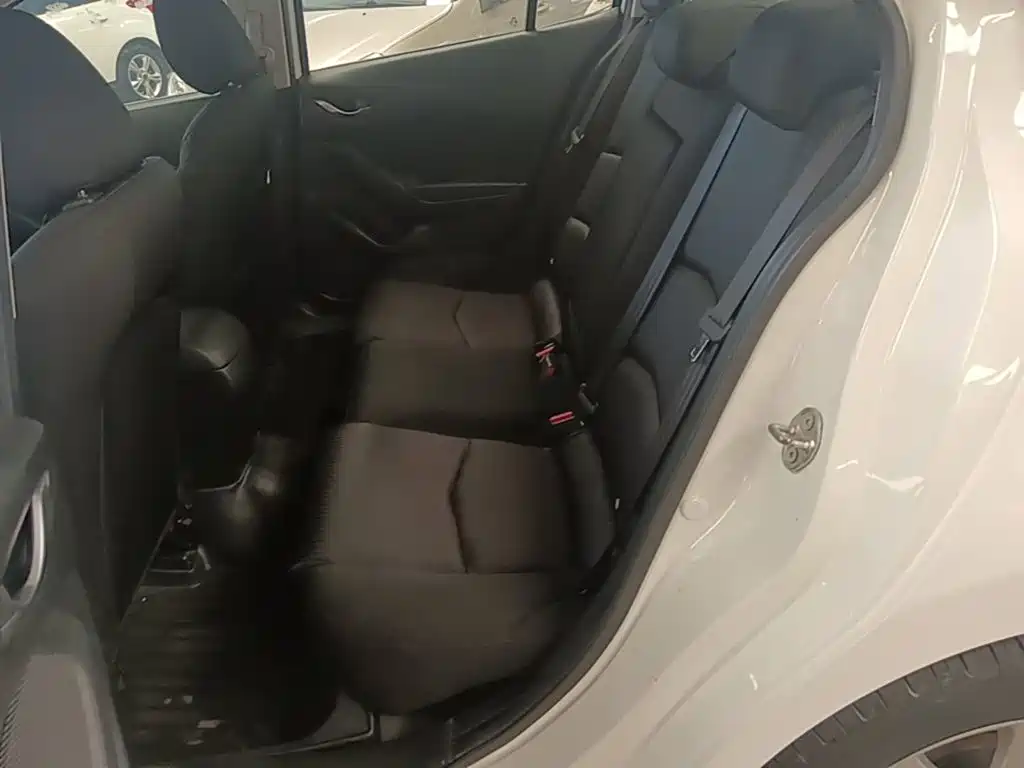 Mazda 3 Axela 2015 — фото 17