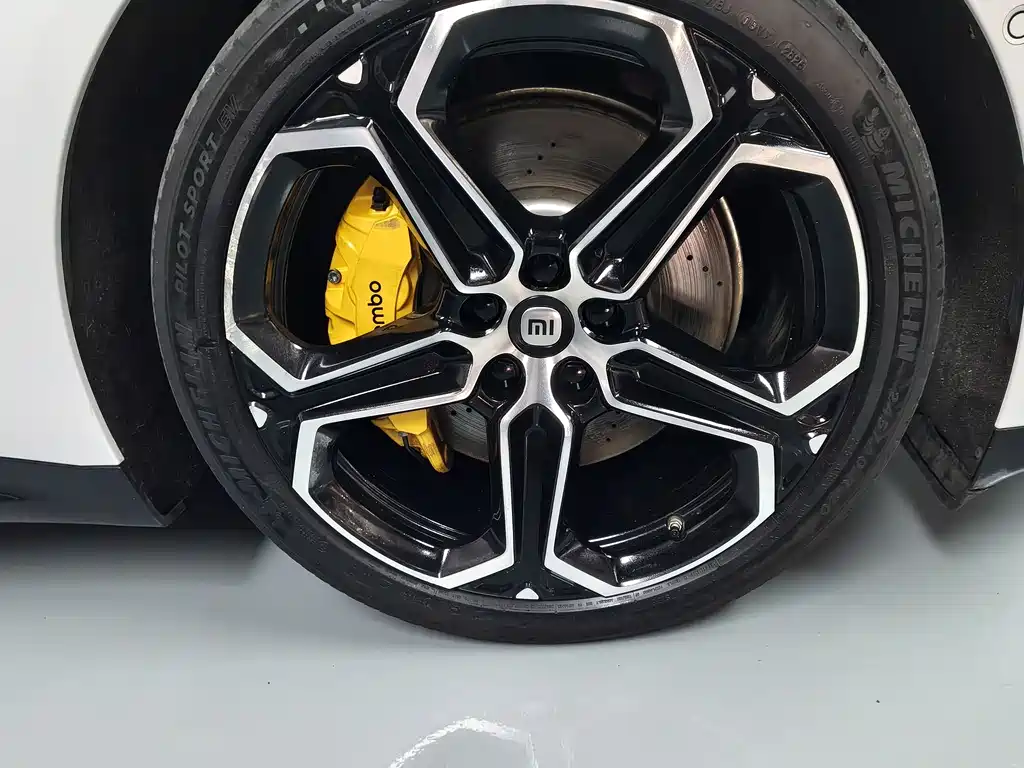 Xiaomi SU7 2025