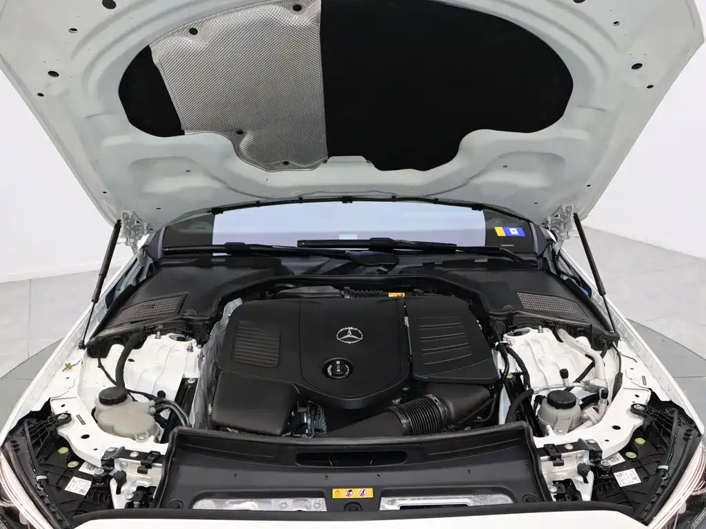 Mercedes-Benz C-Class 2023 — фото 7