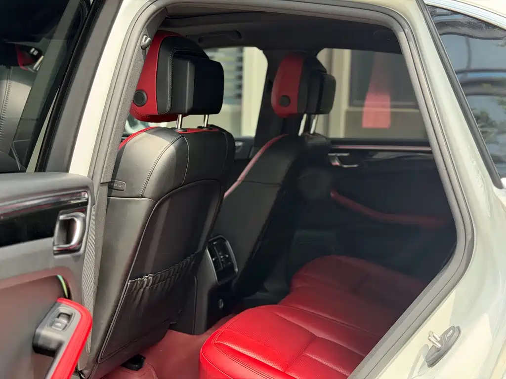 Porsche Macan 2017 — фото 17