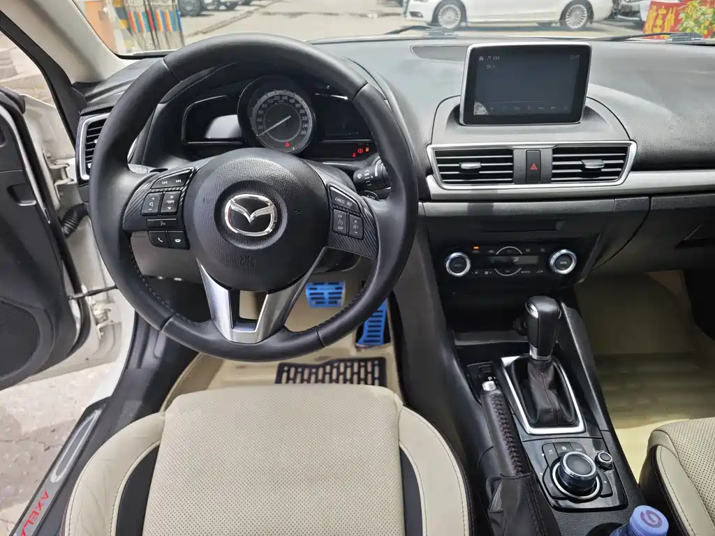 Mazda 3 Axela 2014