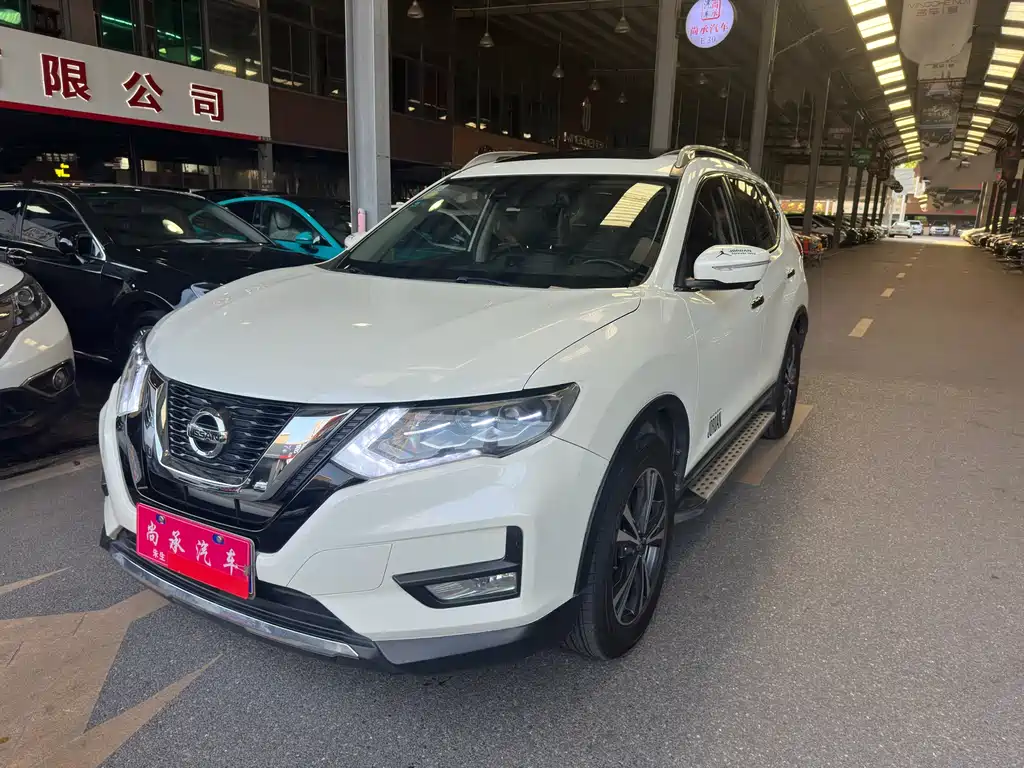 Nissan X-Trail 2018 — фото 1