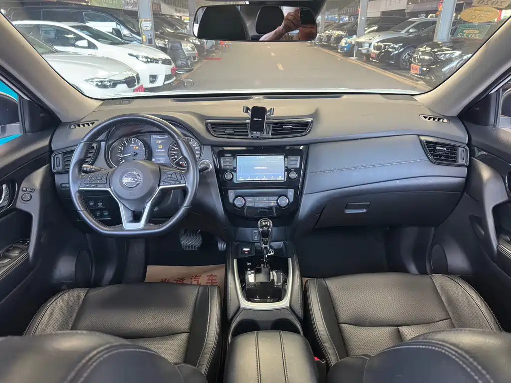 Nissan X-Trail 2018 — фото 12