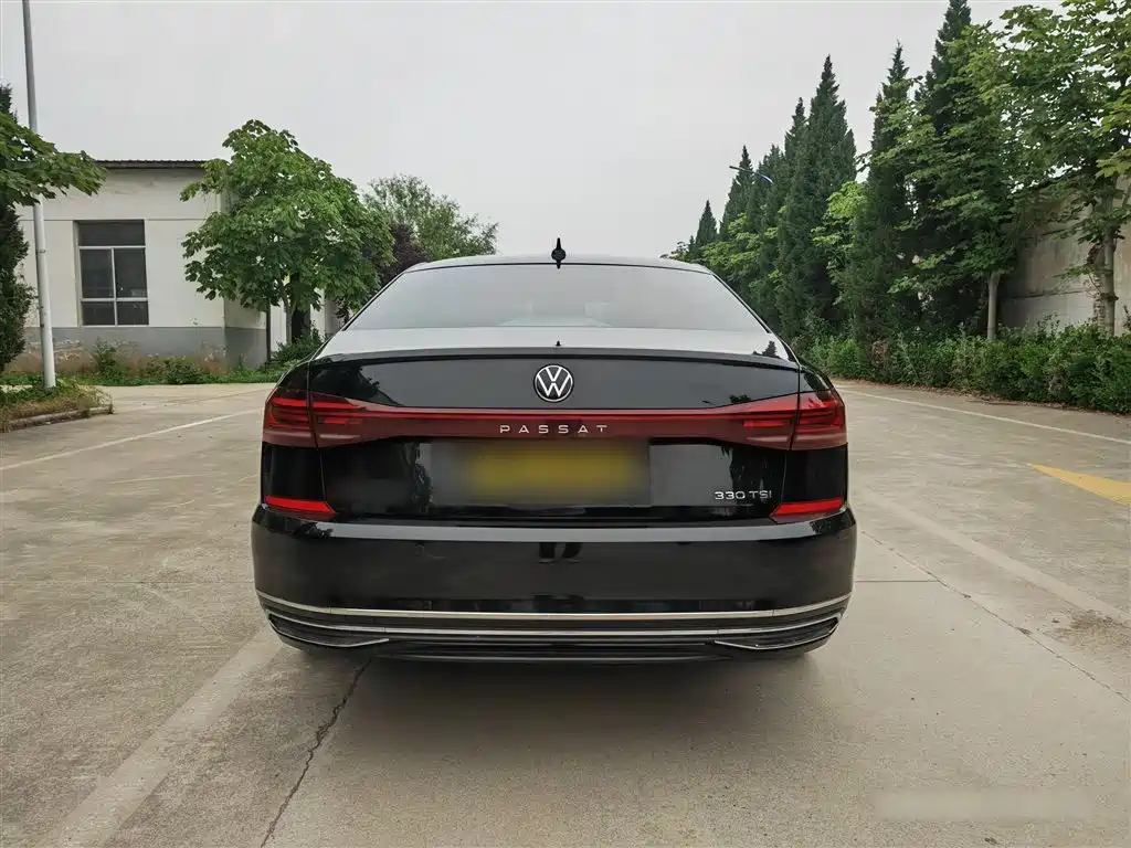 Volkswagen Passat 2023 — фото 11